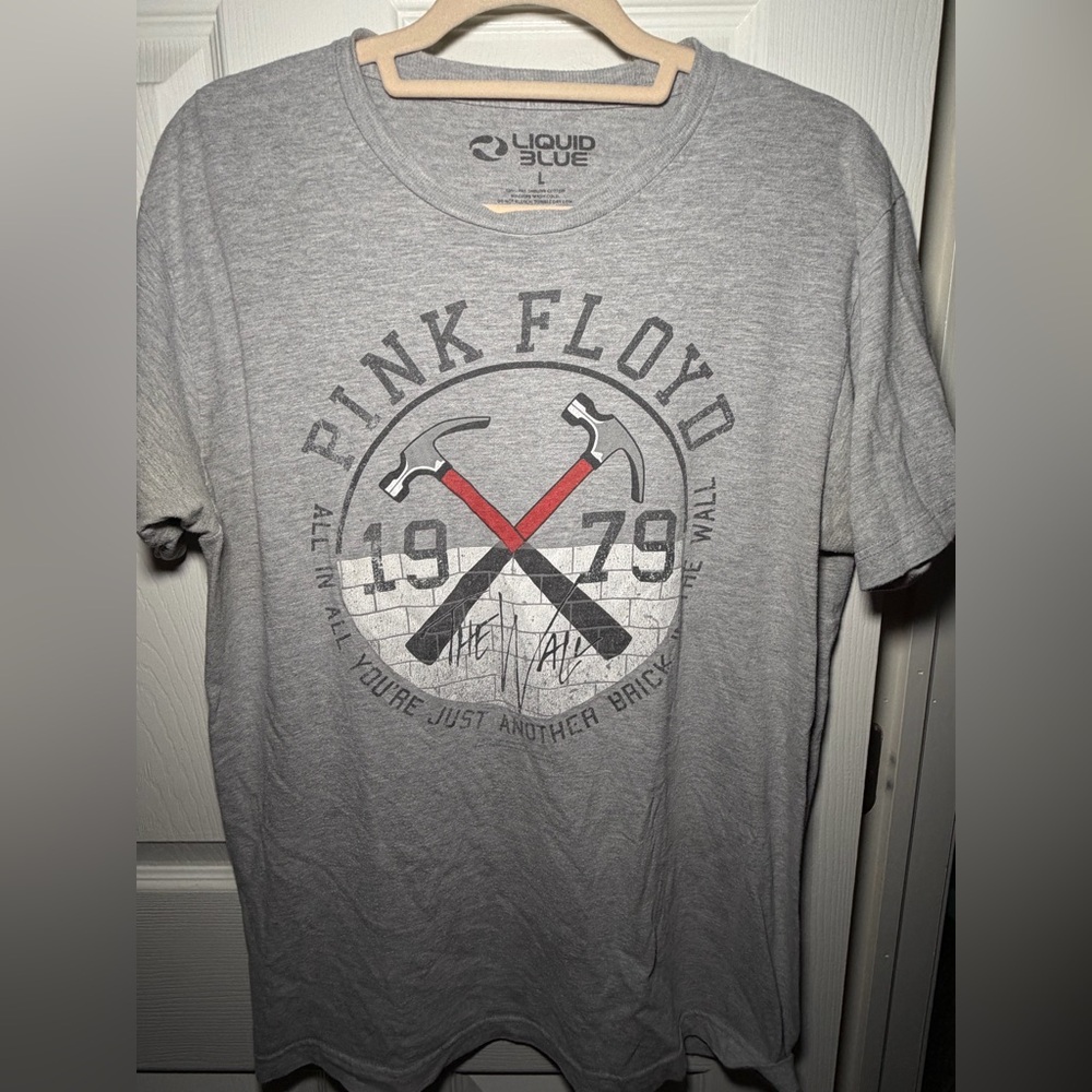 Men’s Pink Floyd tshirt